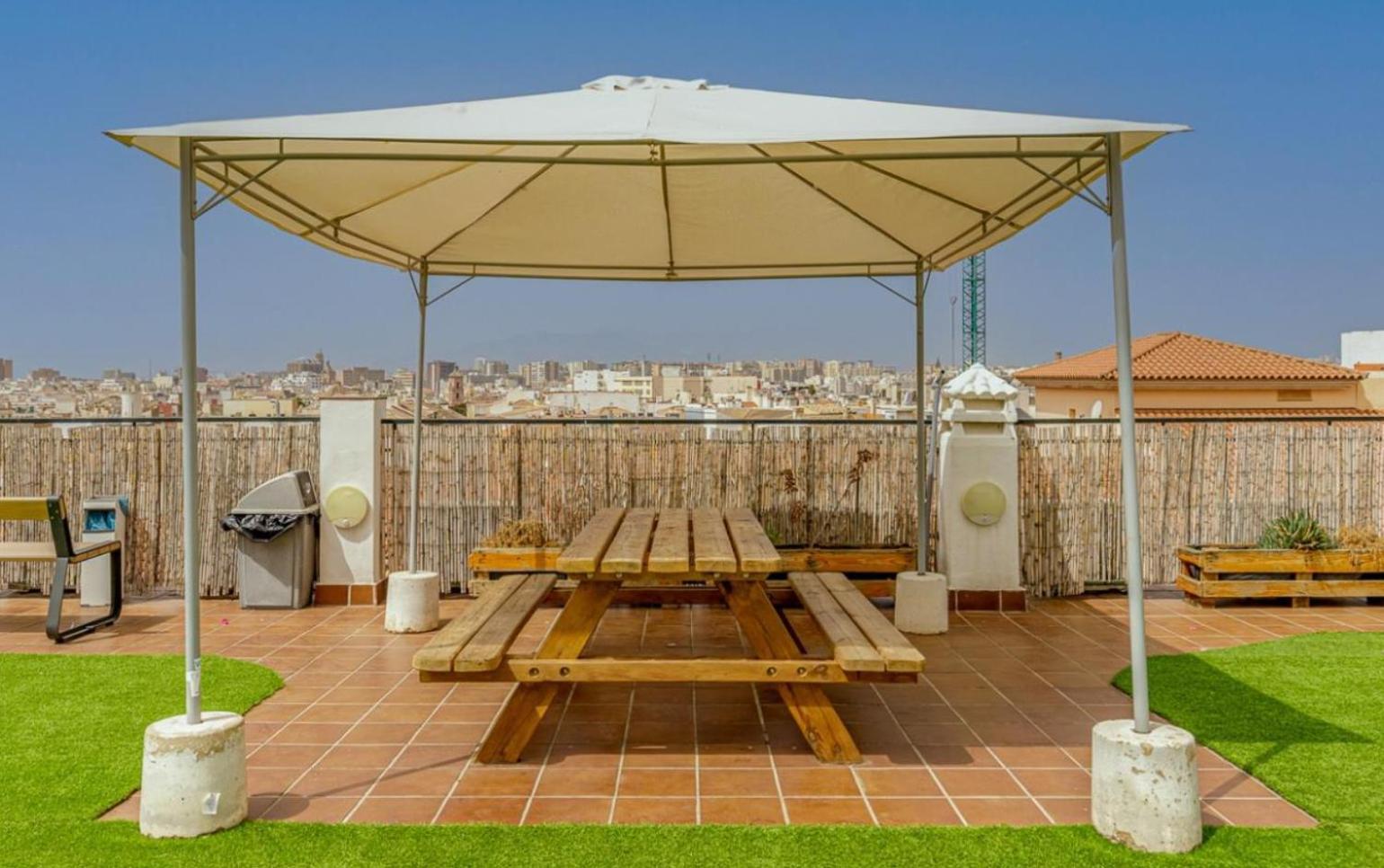 Apartamento Centrico La Merced - Free Parking & Free Gym Málaga Esterno foto